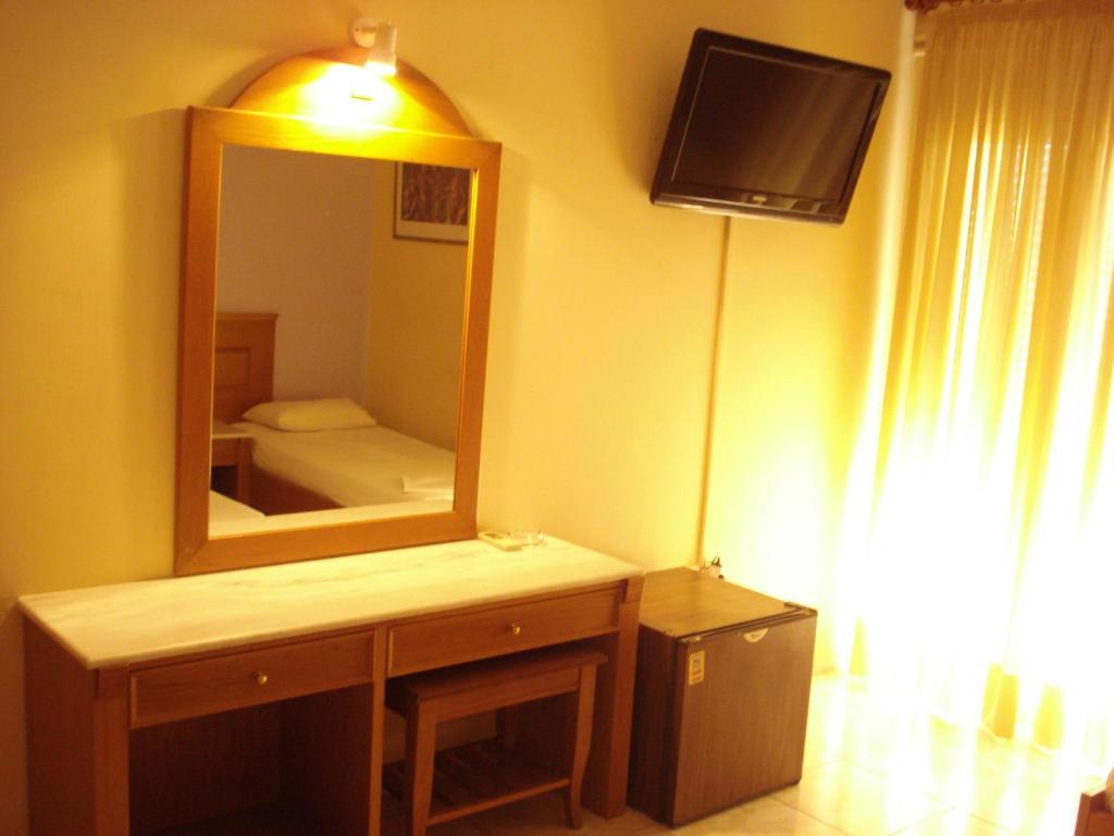 Hotel Cybele Pefki Athens Room photo