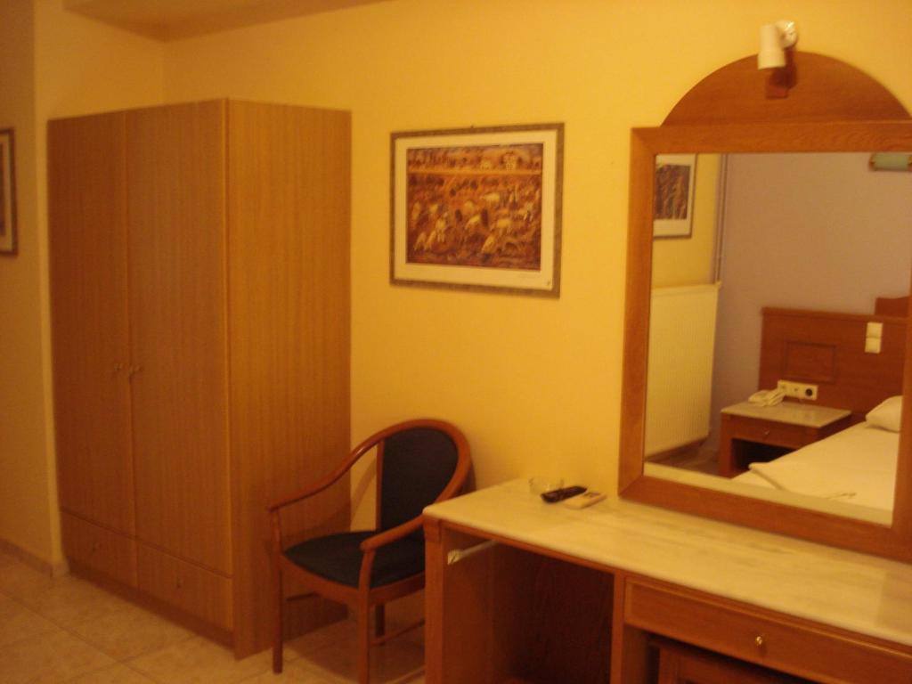 Hotel Cybele Pefki Athens Room photo